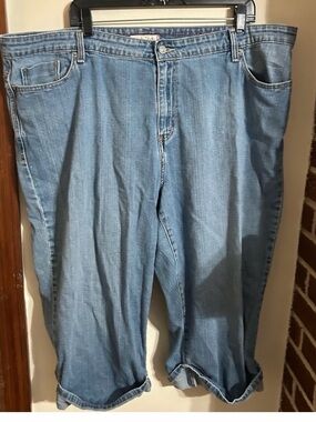 Levi's Light Blue Relaxed Fit Capri Jeans